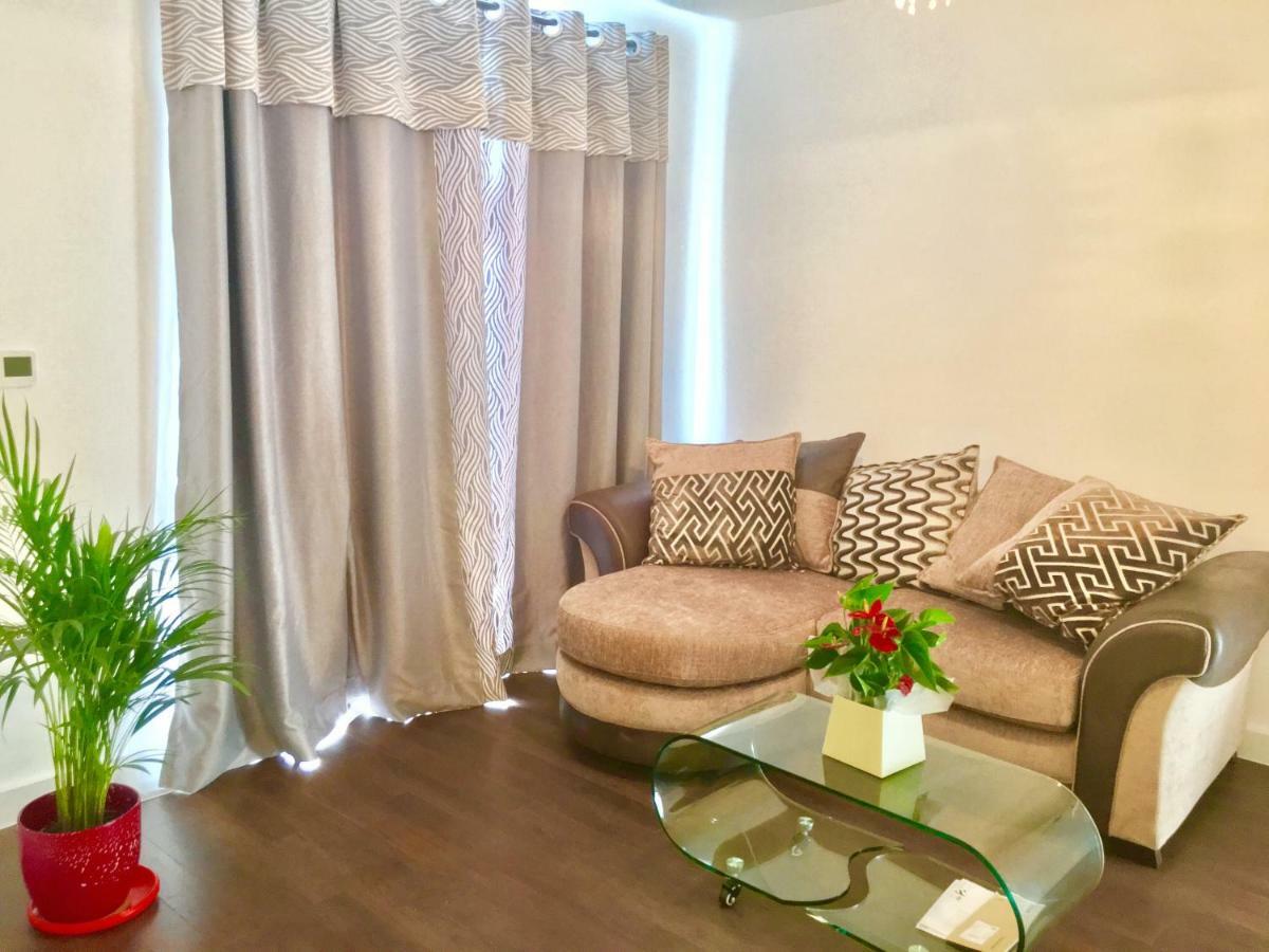 2-Bedrooms Apartment, Lounge, Balcony London Exterior foto